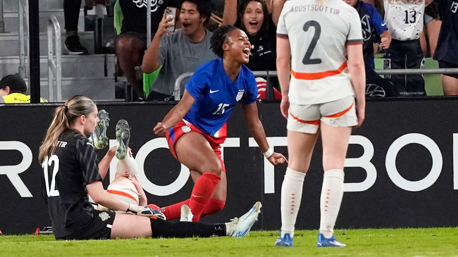 部分球迷对 部分球迷对